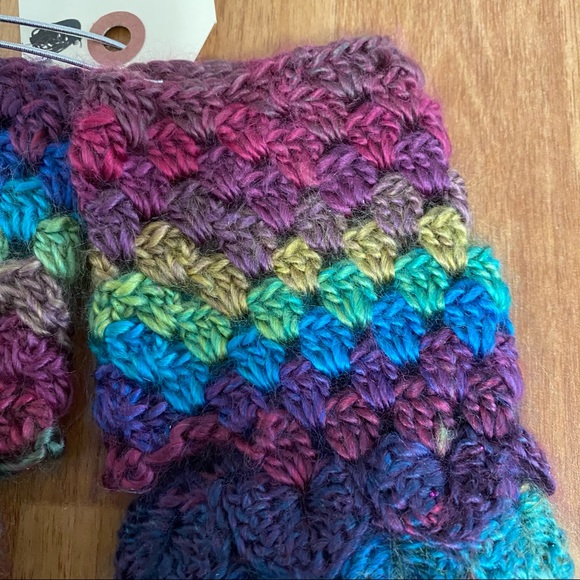 NEW HANDMADE Mermaid Fingerless Gloves - Picture 6 of 13